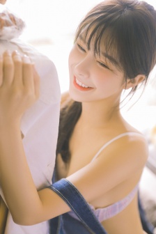 一面亲上边一面膜带揉胸